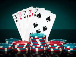Filipino player enjoying real-time sports betting on mobile with cassino